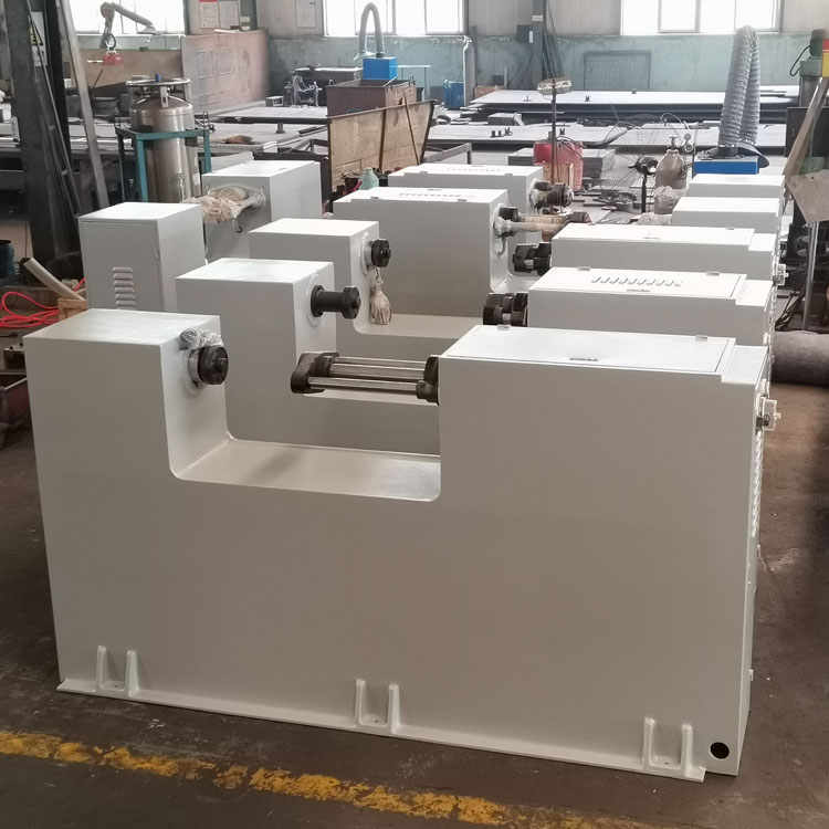 630噸電動三輪車頂棚液壓機